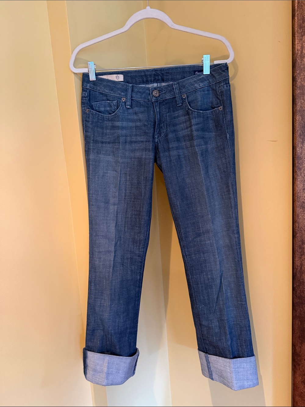 Women’s Dark Blue Boyfriend Jeans with Cuffed Hem and Embellished Pockets